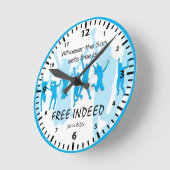 ヨハネ8:36 もし|息子があなたを設定 | FREE INDEVIDUAL Blue ラウンド壁時計 (傾斜)