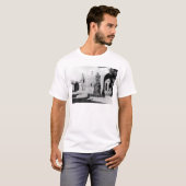 ヨハン・ゼバスティアン・バッハの彫像 Tシャツ (正面フル)