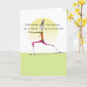 ヨーガおもしろいポーズウーマンバースデーカード カード (黄色い花)