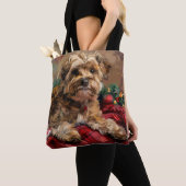 ヨーキプー犬のクリスマス トートバッグ (クローズアップ)