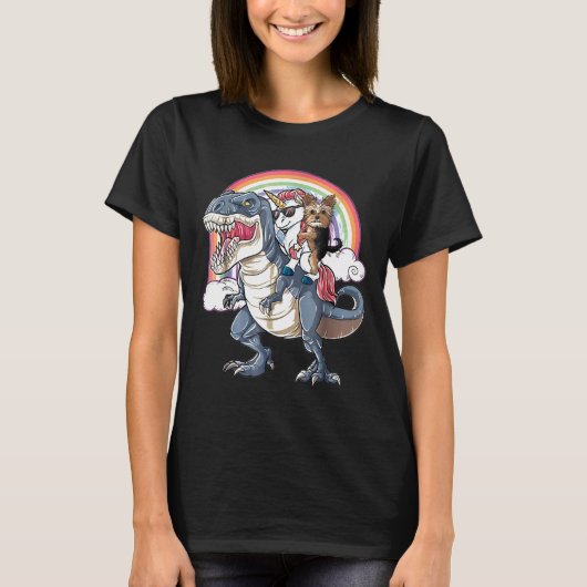 ヨークシャテリアとユニコーンがティラノサウルスに乗ってボスになる Tシャツ (正面)