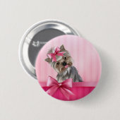 ヨークシャテリアのピンクのプリンセスのヨークシャーテリアの小犬 缶バッジ (正面&裏面)