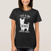 ヨークシャーのテリアを愛する女の子だけの犬 Tシャツ (正面)