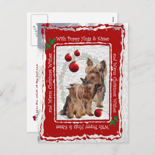 ヨークシャーテリアのクリスマスの子犬は郵便はがきを抱き締め、接吻します シーズンポストカード (正面/裏面)