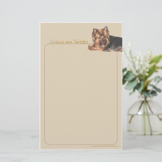 ヨークシャーテリアは大変な文房具です 便箋 (スタンド正面)