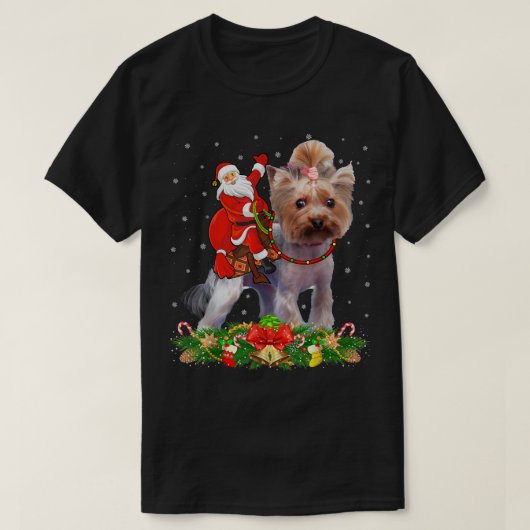 ヨークシャーテリアドッグクリスマスおもしろいサンタライディングヨークシャーテリアクリスマ Tシャツ (デザイン正面)