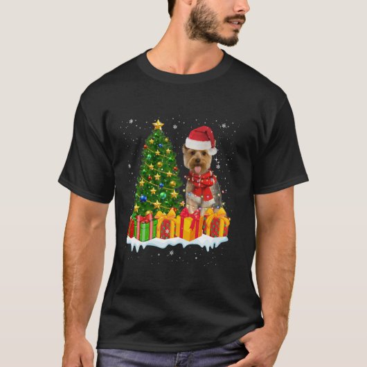 ヨークシャーテリアドッグ照明クリスマスツリーサンタハットヨークシャーテリアChr Tシャツ (正面)