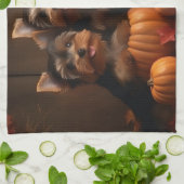 ヨークシャーテリアパピーオータムデライトカボチャ キッチンタオル (折り畳み)