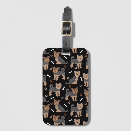 ヨークシャーテリアポーズアンドボーンズヨークシャーテリア犬 ラゲッジタグ (正面縦)