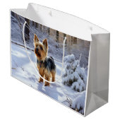 ヨークシャー・テリアは雪のクリスマスを許した ラージペーパーバッグ (裏面アングル)