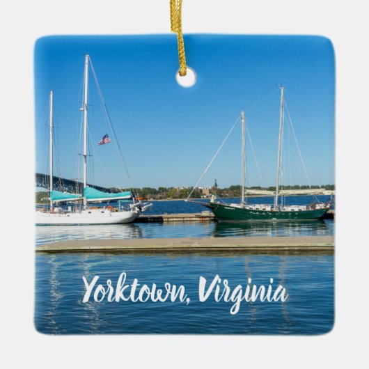 ヨークタウンのヨットヨーク川のボート セラミックオーナメント (正面)