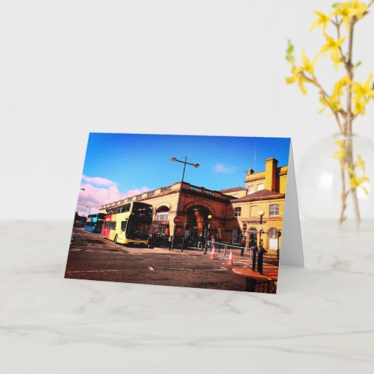 ヨーク駅の外 カード (黄色い花)