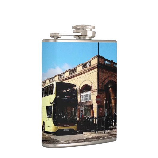 ヨーク駅の外 フラスク (右)