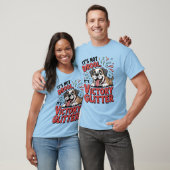 ヨーグル勝ち誇る犬 Tシャツ (ユニセックス)
