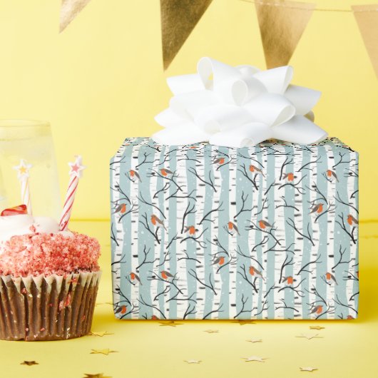 ヨーロッパのロビンズオンシルバー樺の木のSnow P blue ラッピングペーパー (誕生日パーティー)