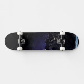 ヨーロッパの夜の街灯を示す完全な地球。 スケートボード (横)