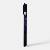 ヨーロッパの夜の街灯を示す完全な地球。 iPhone 15ケース (左側面)