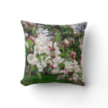 ヨーロッパの春のりんごの木の花