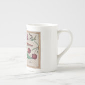 ヨーロッパの花からの旧式なプリント ボーンチャイナマグカップ (右)