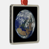 ヨーロッパを中心とした完全に照らされた地球 メタルオーナメント (右)