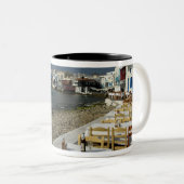 ヨーロッパギリシャミコノス海辺の景色 ツートーンマグカップ (正面右)