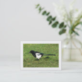 ヨーロッパマグピ縁どー(European Magpie) 名刺 (スタンド正面)