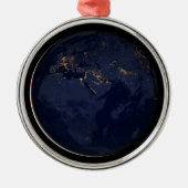 ヨーロッパ、アフリカ、中東の都市の夜の照明 メタルオーナメント (正面)