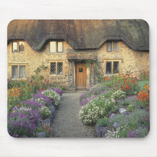 ヨーロッパ、イギリス、チッペナム。早朝の明かり マウスパッド (正面)