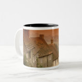 ヨーロッパ、イギリス、ドーセット、シャフツベリー金ゴールド丘 ツートーンマグカップ (正面左)