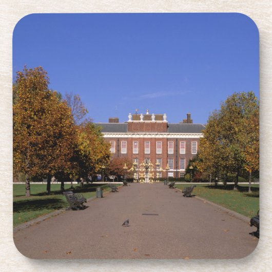 ヨーロッパ、イギリス、ロンドン。ケンジントンパレスイン コースター (正面)