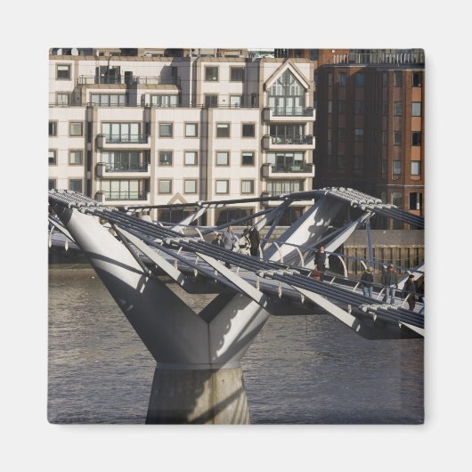 ヨーロッパ、イギリス、ロンドン:ミレニアムの眺め マグネット (正面)