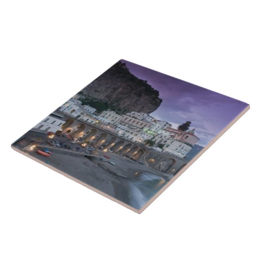 ヨーロッパ、イタリア、カンパニア(アマルフィ海岸)アトラニ: タイル (側面)