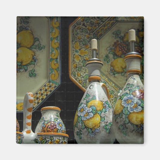 ヨーロッパ、イタリア、シチリア、タオルミーナ。伝統的 7 マグネット (正面)