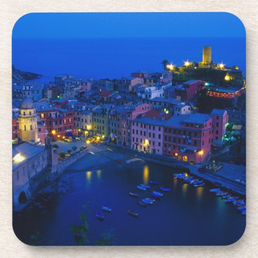 ヨーロッパ、イタリア、シンク·テレ、ベルナッツァ。ヒルサイド コースター (正面)