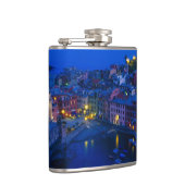 ヨーロッパ、イタリア、シンク·テレ、ベルナッツァ。ヒルサイド フラスク (右)