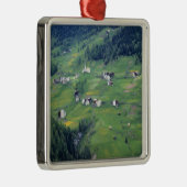 ヨーロッパ、イタリア、ドロマイトアルプスこの小さな村は メタルオーナメント (右)