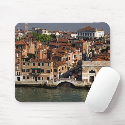 ヨーロッパ、イタリア、ベネチア。運河の景色。ユネスコ マウスパッド (マウス)