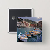 ヨーロッパ、イタリア、ベルナッツァ。明る色彩の鮮やかい船 缶バッジ (正面&裏面)