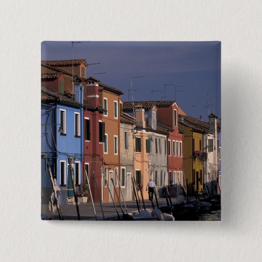 ヨーロッパ、イタリア、ヴェネツィア。色数々のの付いた家 缶バッジ (正面)