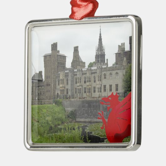 ヨーロッパ、ウェールズ、カーディフ。カーディフ城。ウェールズ2 メタルオーナメント (左)