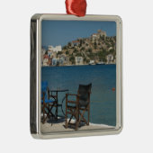 ヨーロッパ、ギリシャ、カステッロリゾ：端の椅子 メタルオーナメント (右)
