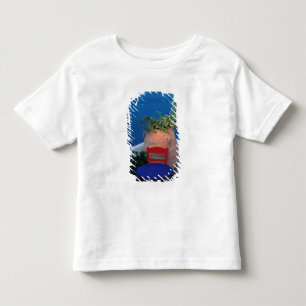 ヨーロッパ, ギリシャ, サントリーニ島。海を見渡せるテラス トドラーTシャツ