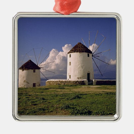 ヨーロッパ、ギリシャ、ミコノス。白く洗った メタルオーナメント (正面)