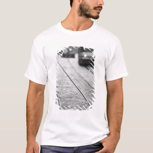 ヨーロッパ、スイス、ベルン。路面電車の線路、 Tシャツ (正面)
