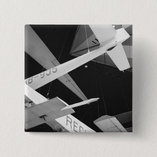 ヨーロッパ、スイス、ルーサン。航空滑空機 缶バッジ (正面)