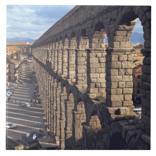 ヨーロッパ、スペイン、セゴビア。遅いライトがシャドウを投影 タイル (正面)