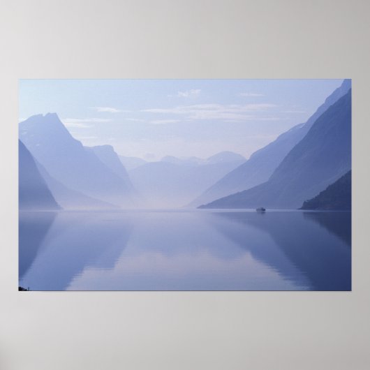 ヨーロッパ、ノルウェー。垂直の壁を反射 ポスター (正面)