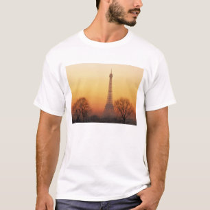 ヨーロッパ, フランス, パリ エッフェル塔 （中 Tシャツ