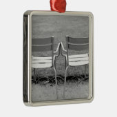 ヨーロッパ、フランス、パリ。ジャルダンデュ2チェア メタルオーナメント (右)