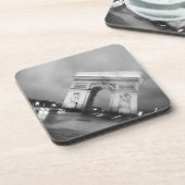 ヨーロッパ、フランス、パリ。凱旋門スピニング コースター (左側)